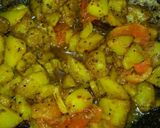 A picture of step 4 of Aloo aur seem ki sabji.