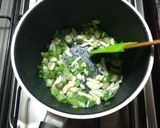 Foto del paso 4 de la receta Sopa de papa y cebolla de verdeo