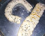 A picture of step 10 of Puff chicken bread.