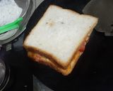 चीजी सैंडविच (cheesy sandwich recipe in Hindi) रेसिपी चरण 6 फोटो