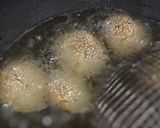 A picture of step 3 of Corn meal fritters.
