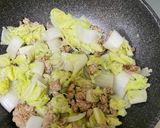 รูปขั้นตอนการทำที่ 4 ของ ผักกาดขาวผัดหมูสับ