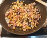Foto del paso 1 de la receta: Rollitos de bacon y pollo en masa filo