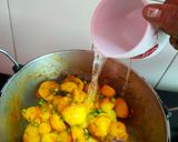 মটরশুঁটি দিয়ে নতুন আলুর দম(notun aloor dum recipe in Bengali) রেসিপি ধাপ - 4 ছবি