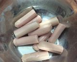 Hình bước làm 5 của món Doughnut Xúc Xích