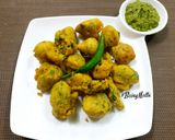 A picture of step 5 of Green Garlic Methi Pakora.