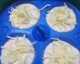 A picture of step 5 of Cheese filled idli.