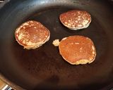 Foto del paso 4 de la receta Tortitas de avena y plátano con sirope casero de frutos rojos