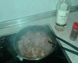Foto del paso 2 de la receta Lomo con setas y salsa de tomate