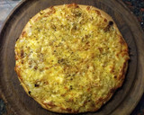 Foto del paso 5 de la receta: Pizza de cebolla y quesos
