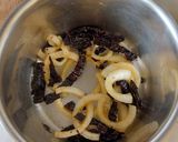Foto del paso 2 de la receta: Nopales con chile ancho, fáciles y rápidos
