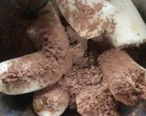 A picture of step 2 of Cocoa banana milkshake.