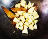A picture of step 3 of Cabbage peas potato curry.