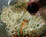 शेजवान नूडल्स विथ मंचूरियन (Schezwan noodles with manchurian recipe in Hindi) रेसिपी चरण 9 फोटो