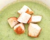 Brokkoli krémleves /liszt nélkül recept fázis 3 fotója