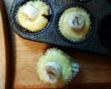 A picture of step 5 of Vanilla cakes.