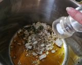 Cukkini krémleves kolbásszal recept fázis 3 fotója