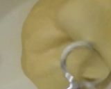 Foto langkah ke 2 dari resep Donat empuk.