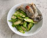 A picture of step 1 of Stir Fried Okra With Prawns.