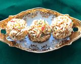 A picture of step 3 of Mamrana ladoo.