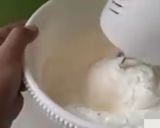 Foto langkah ke 2 dari resep Bolu kukus lapis kopi.