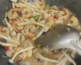 Foto langkah ke 2 dari resep 517. Oseng Jamur Udang Pete.