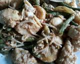 Foto langkah ke 4 dari resep Rujak Petis Madura.