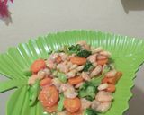 Foto langkah ke 9 dari resep Cah udang teloli (wortel brokoli).