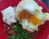 A picture of step 1 of Chicken stuff potato cutlets.