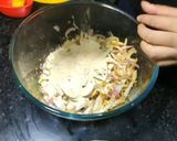 A picture of step 3 of Pyaaz pakode.