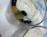 A picture of step 5 of Fruits yoghurt parfait.