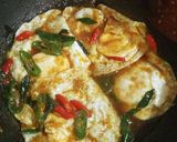 Foto langkah ke 3 dari resep Telor Ceplok Saus Tiram.
