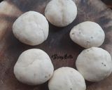 A picture of step 5 of Pyaaz ki Kachori.