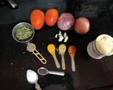 A picture of step 1 of Tomato pakoda curry Sindhi style.