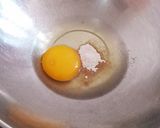 Foto langkah ke 2 dari resep Omelet mie instan.