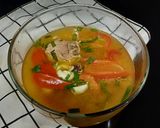 Hình bước làm 3 của món Canh cà chua nấu sườn mực chua cay