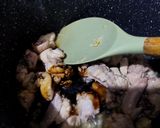 Foto langkah ke 3 dari resep Ayam Jamur Kecap (Topping Mie Ayam).