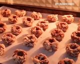 Foto langkah ke 4 dari resep Thumbprint Chocolate.