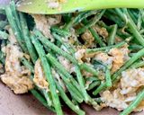 รูปขั้นตอนการทำที่ 1 ของ ถั่วเข็มคั่วไข่🧄🍳🫛Needle Greenbeans stir fried with omelette🍳🫛