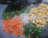 स्पाइसी चीज़ी वेज मैगी नूडल(spicy cheese veg maggi noodle recipe in hindi) रेसिपी चरण 3 फोटो