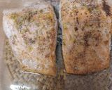 Foto del paso 5 de la receta: Salmón al horno con langostinos y limón