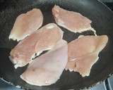 Foto del paso 2 de la receta: JAMONCITOS DE POLLO NAPOLITANO ❤️