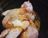 Foto langkah ke 1 dari resep Ayam goreng bawang putih simple.