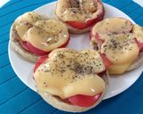 A picture of step 6 of Tomatoasts.