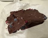 Foto del paso 3 de la receta: Chocolate negro con arandános a la sal