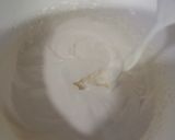 Foto langkah ke 2 dari resep Bolu Pandan Vanilla versi Kukus, Lembut Anti Seret.
