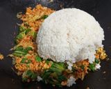Foto langkah ke 4 dari resep Nasi Goreng Kampung.