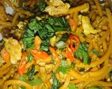 Foto langkah ke 7 dari resep Mie Gomak goreng pedas (mie Medan versi Jawa).