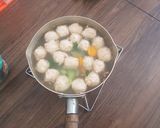 Foto langkah ke 4 dari resep Sop bola ayam udang.