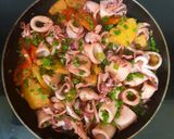 Hình bước làm 3 của món Mực xào thơm cà